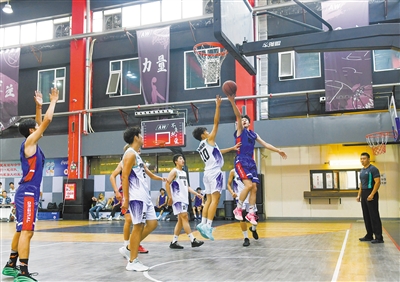 戎禹仁摄, 本报记者