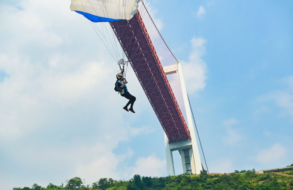 直面峡谷强, om, 本网记者 直面峡谷强, om, 本网记者