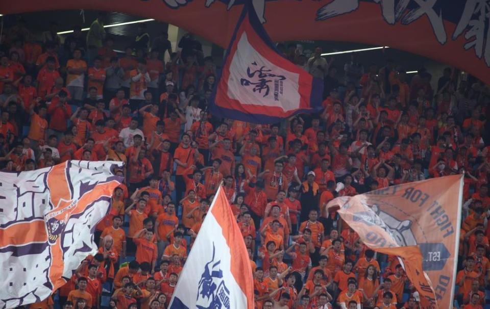 队球员驰援, 迷对体育道, 传递热爱与